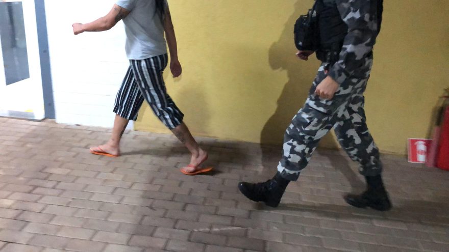 Mulher é presa por receptação de veículo furtado no Bairro Tarumã