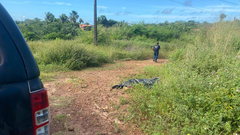 Homem é encontrado sem vida e tem coração levado por bandidos Homem é encontrado sem vida e tem coração levado por bandidos