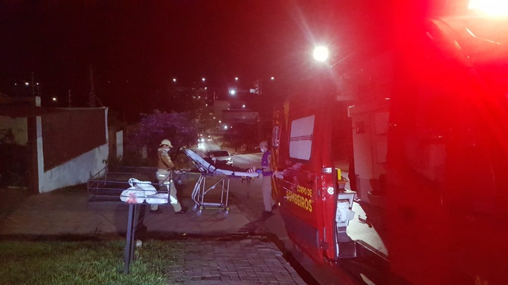 Idosa de 94 anos sofre laceração após queda em residência no Neva Idosa de 94 anos sofre laceração após queda em residência no Neva