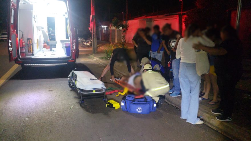 Jovem de 18 anos fica ferido em grave acidente no Cascavel Velho