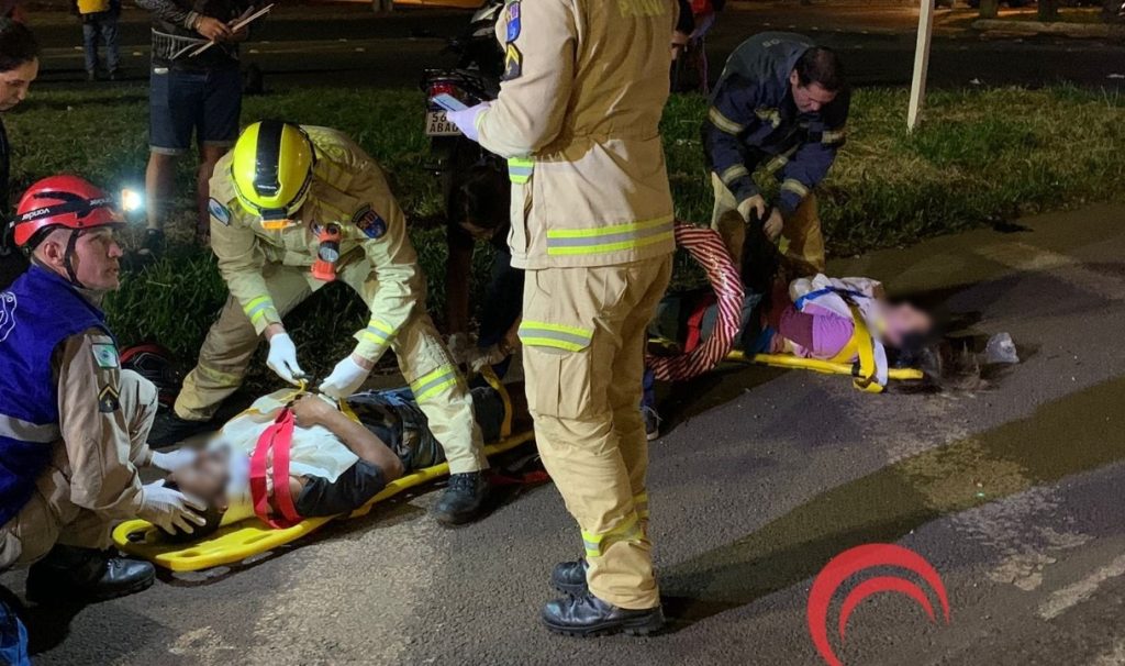 Colisão entre motos deixa dois feridos na BR-277 Colisão entre motos deixa dois feridos na BR-277