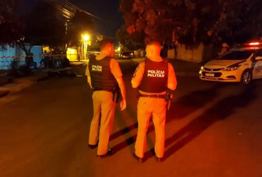 Homem em surto tenta invadir casas e acaba morrendo de parada cardiorrespiratória em Umuarama