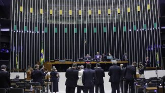 Texto que permite Mesa da Câmara suspender deputado será votado hoje