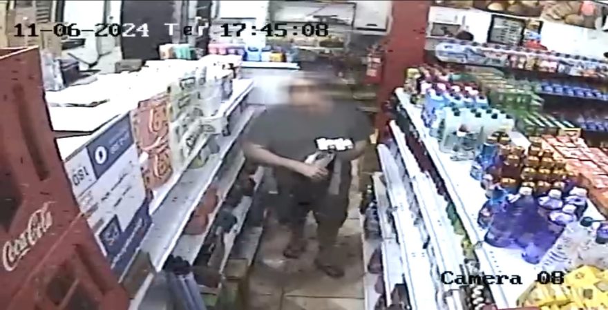 Homem que já pediu doação para crianças em padaria é flagrado realizando furto