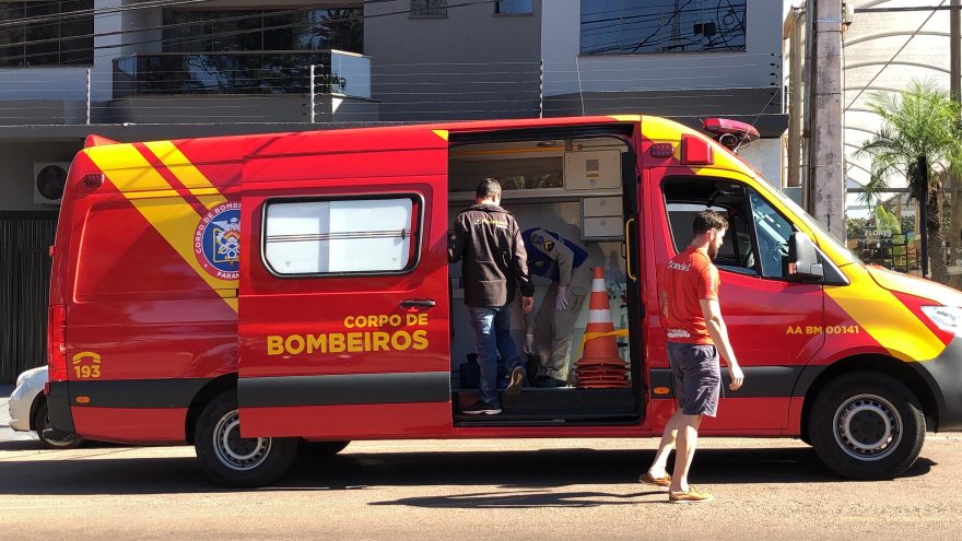 Criança fica ferida após colisão entre carro e moto no Parque São Paulo