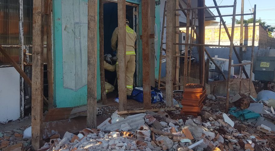 Homem sofre queda de escada em obra no Santa Cruz