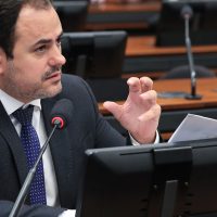 Imagem referente a Conselho de Ética arquiva processo contra deputado Glauber Braga