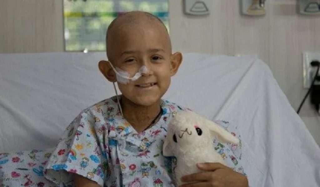 Caso Yasmin: Governo do Paraná intervém para garantir tratamento de menina com câncer