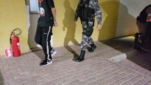 Imagem referente a Homem com mandado de prisão por violência doméstica é preso pelo Pelotão de Choque