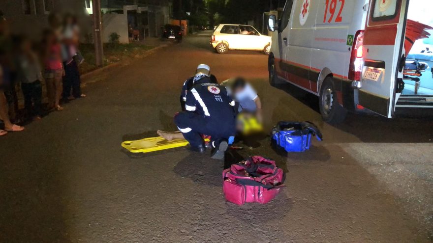 Criança que estava na garupa de moto fica ferida em acidente na Rua Carajás