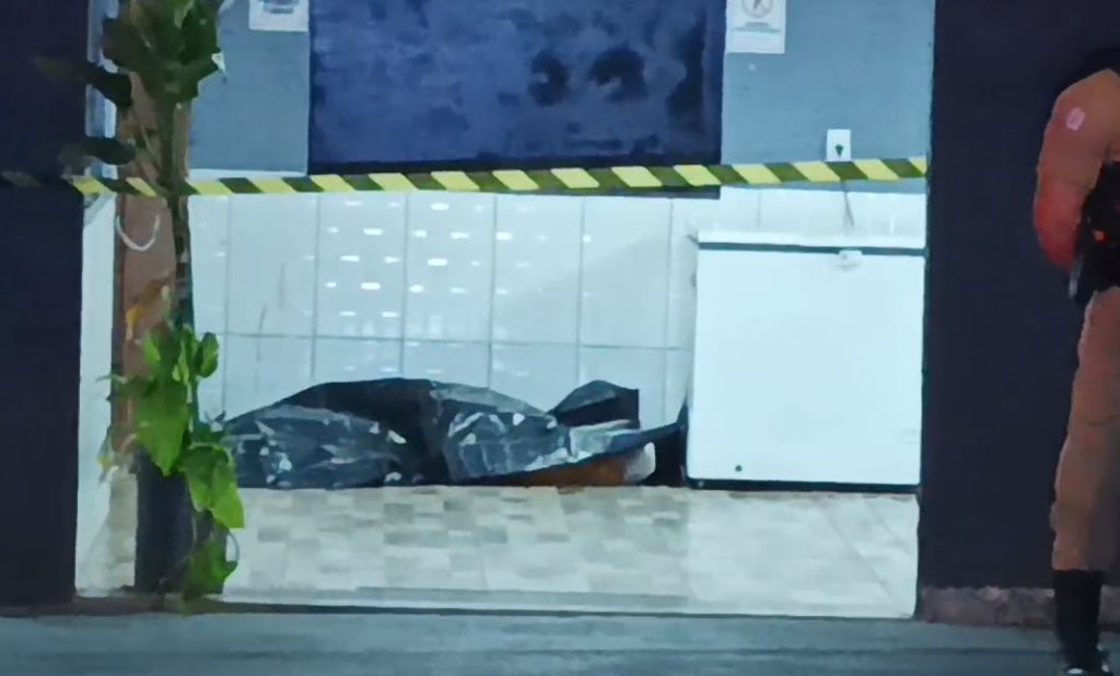 Vítima de homicídio no Universitário é identificada Vítima de homicídio no Universitário é identificada