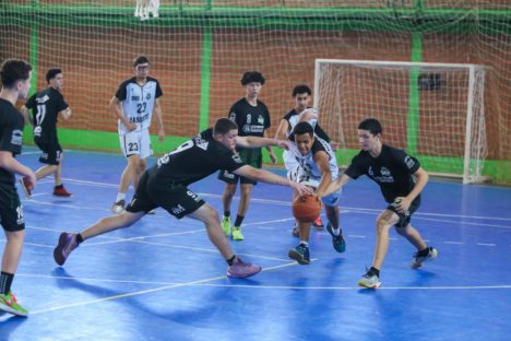 Imagem referente a Jogos Escolares do Paraná reúnem 21,9 mil atletas e técnicos na fase macrorregional