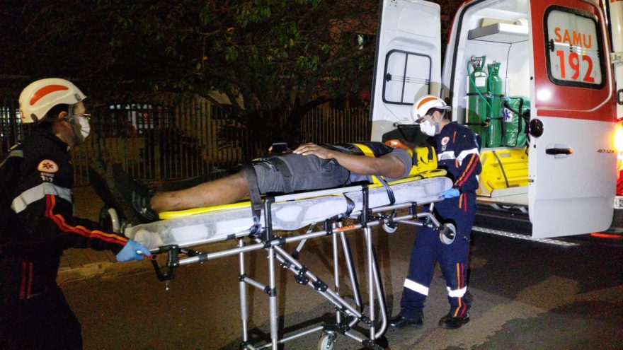 Colisão entre HB20 e Honda Titan deixa homem ferido na Rua Natal