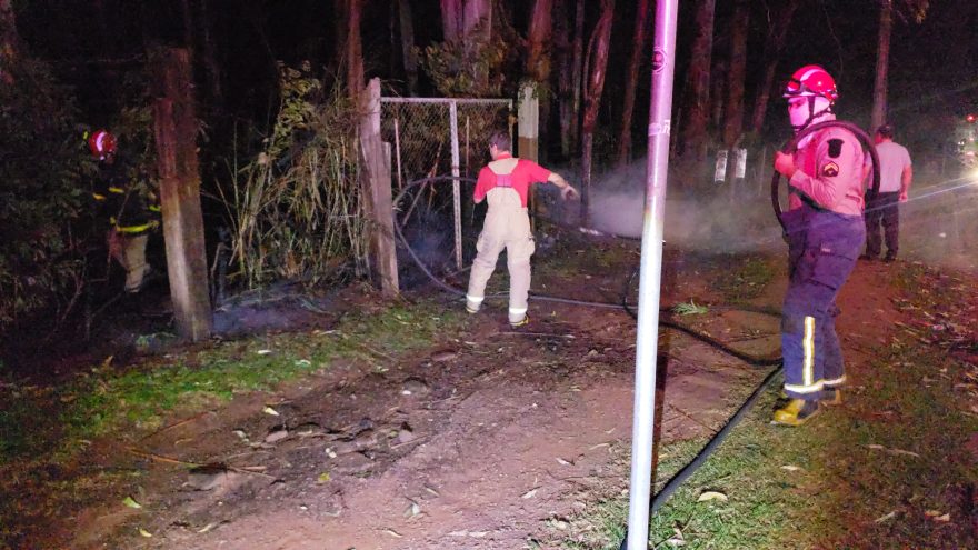 Incêndio em mata próximo à Upa Brasília mobiliza Corpo de Bombeiros