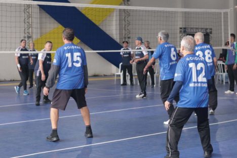 Imagem referente a Jogos da Integração do Idoso 2024 começam em Maringá com equipes de 43 municípios