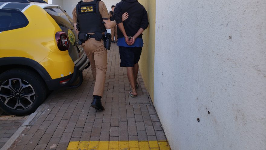 Homem acaba preso após invadir a casa da ex no XIV de Novembro