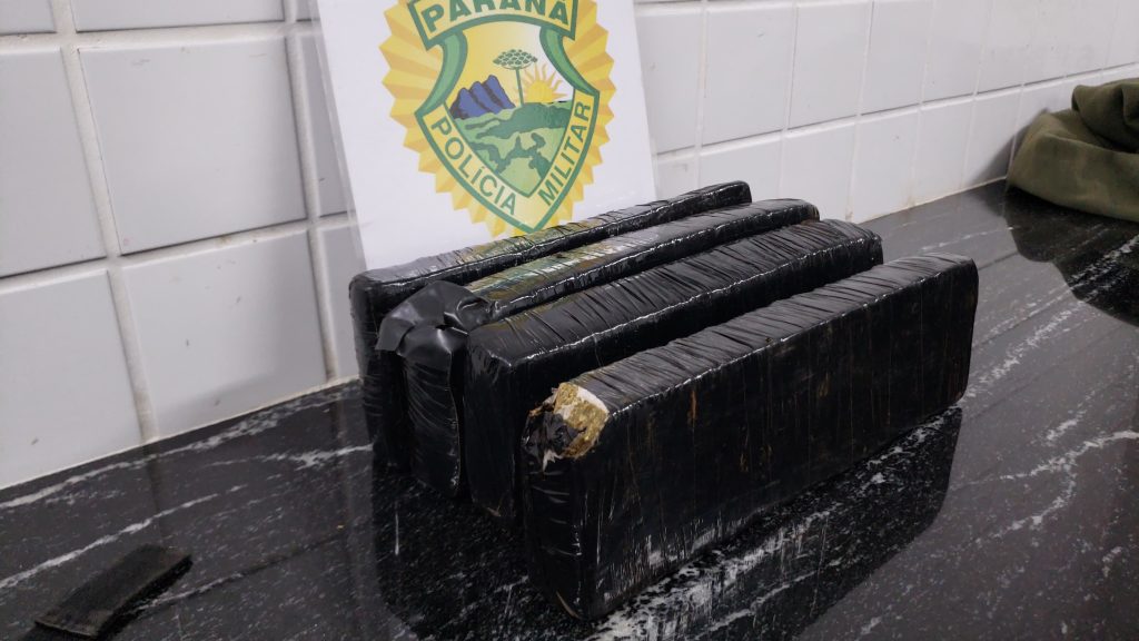Jovem é preso ao pegar carro de aplicativo para levar 3 kg de maconha de Cascavel para Corbélia