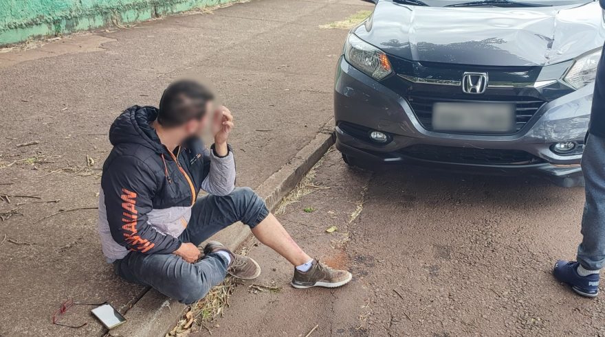 Motociclista fica ferido em acidente de trânsito no cruzamento do viaduto da rua Domiciano Theobaldo Bresolin