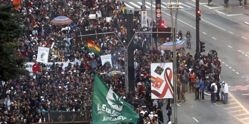 Imagem referente a Marcha da Maconha de SP protesta contra prisões e violência policial