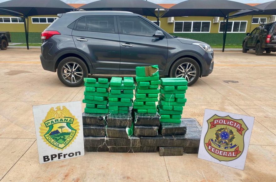 Golpe no tráfico: Polícia apreende quase 260kg de maconha em veículo com placas falsas