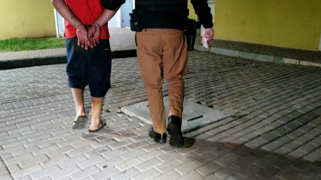Homem viola medida protetiva e agride mulher a facada no bairro Brasmadeira