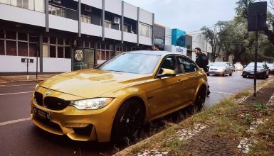 Imagem referente a Carros de luxos e empresários envolvidos em esquema de tráfico são levados à Polícia Federal