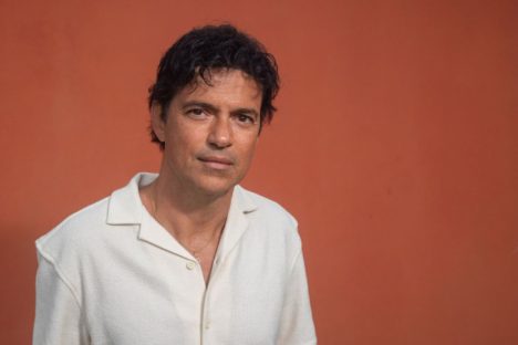 Imagem referente a Cantor e compositor Jorge Vercillo celebra 30 anos de carreira no Guairão