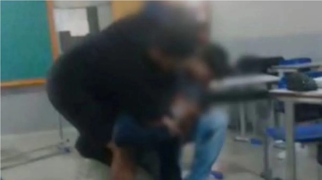 Professor enforcado por aluno no PR pensa em deixar a profissão