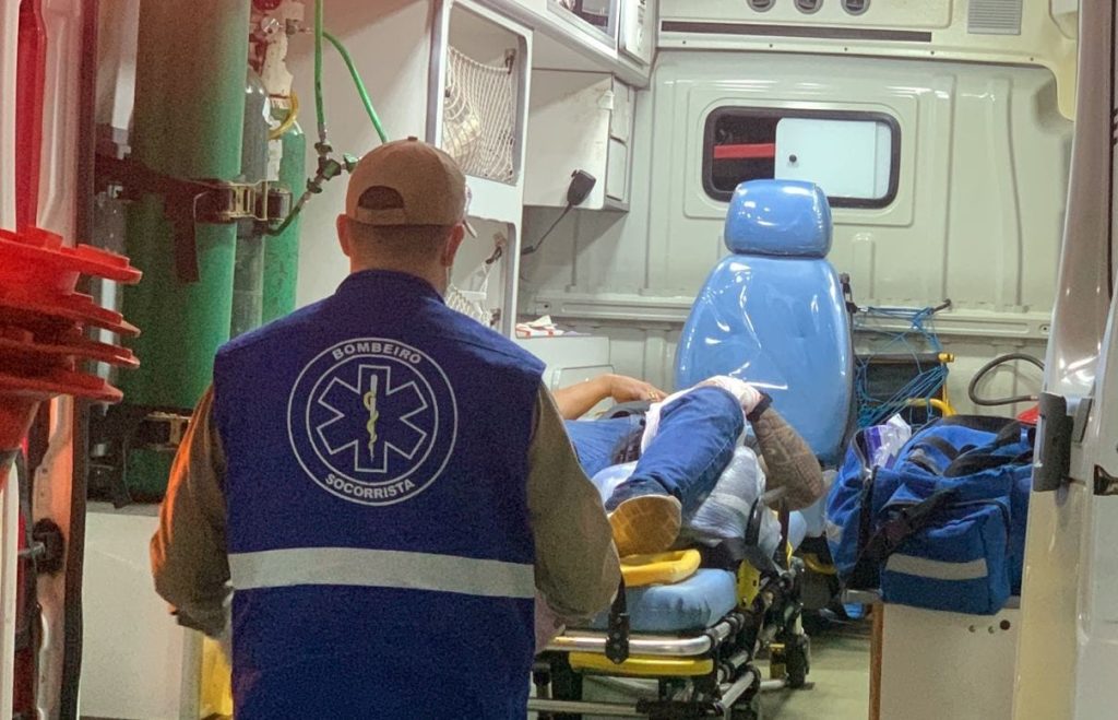 Taxista de Foz do Iguaçu é ferido após disparo acidental de sua própria arma