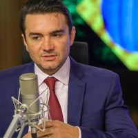 Ministro do Turismo diz que PEC das Praias tem pontos positivos Imagem referente a Ministro do Turismo diz que PEC das Praias tem pontos positivos