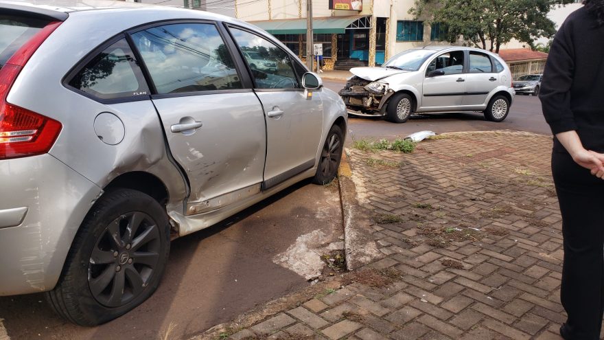 C3 e C4 se envolvem em colisão no Centro de Cascavel