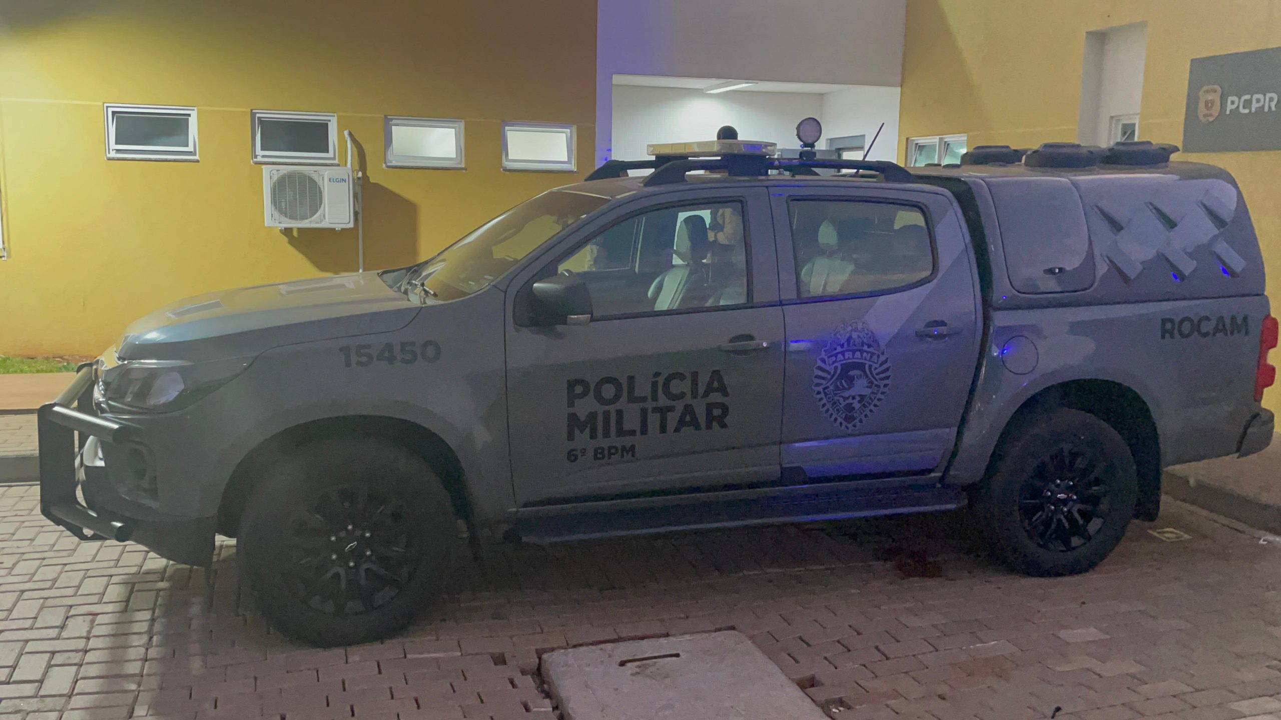 Dois homens são detidos com porções de cocaína no Floresta