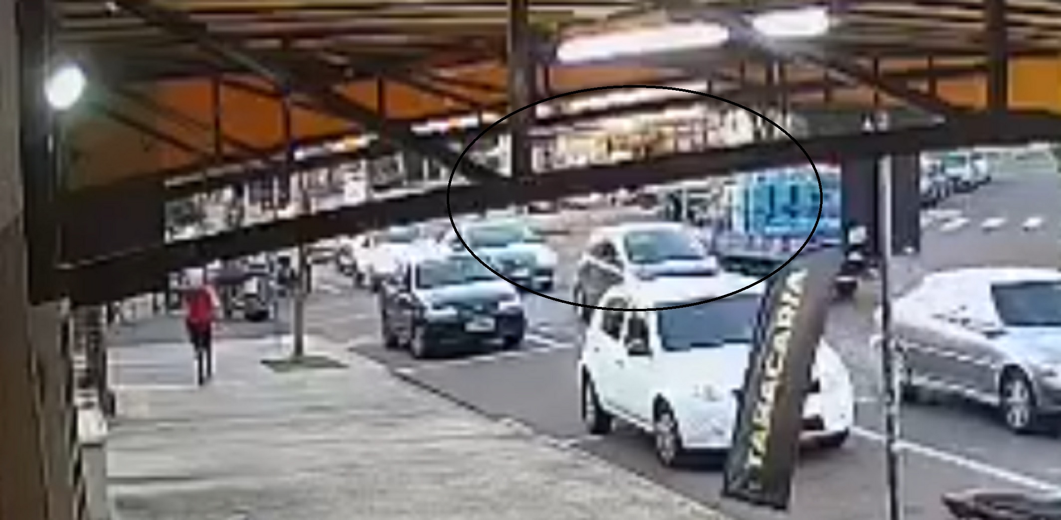 Câmera registra atropelamento de criança na Avenida Tito Muffato