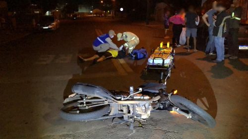 Motociclista fica ferido após colidir contra Montana no Periolo Imagem referente a Motociclista fica ferido após colidir contra Montana no Periolo