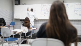 Senado aprova reformulação do ensino médio 