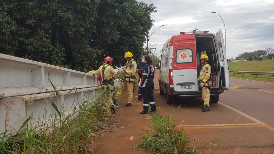SAMU e Bombeiros salvam mulher em surto na rodovia PRc-467