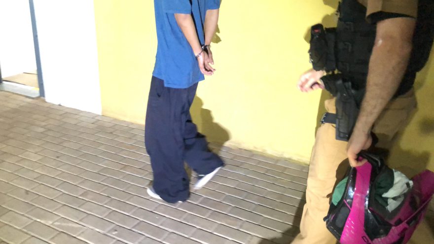 Jovem de 20 anos é preso com 100 gramas de cocaína na Avenida Piquiri