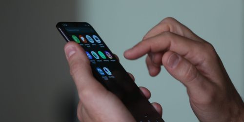 Imagem referente a Celular Seguro recebe 57,8 mil alertas de bloqueio em 6 meses