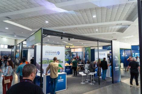 Tecnologias de aprendizagem levam 15 mil pessoas ao estande da Educação no Connect Week