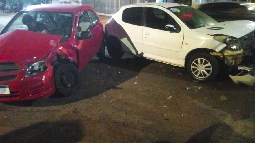 Colisão entre Celta e Peugeot 207 é registrada no Alto Alegre