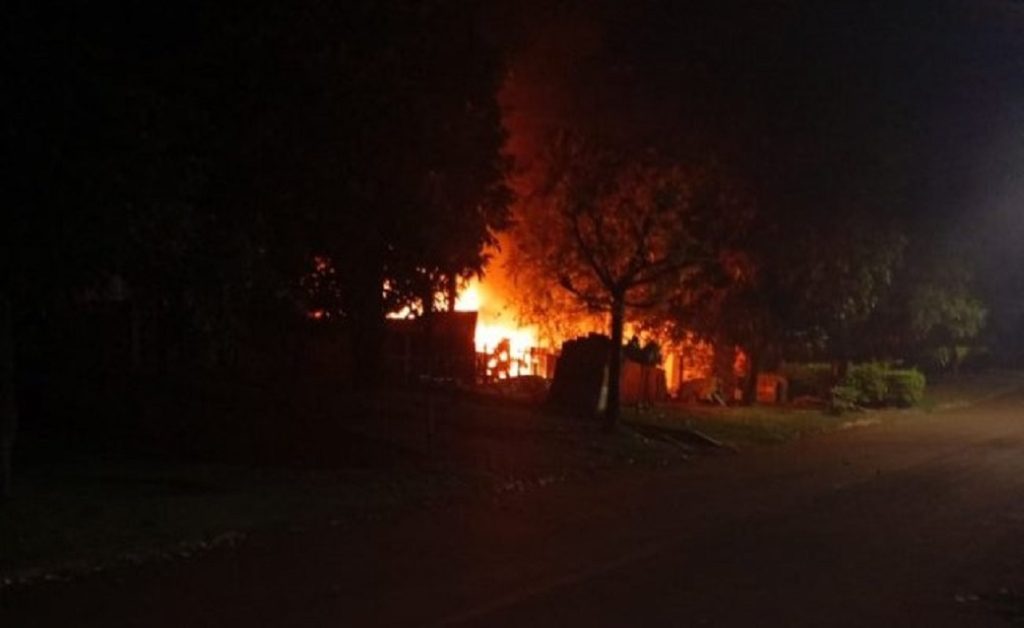 Ex-mulher é suspeita em incêndio de veículo em Santa Helena