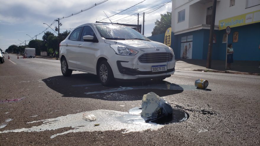 Motociclista tem fratura exposta após acidente na Avenida Tito Muffato