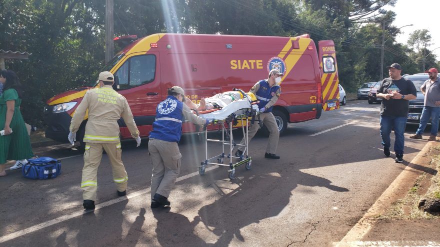 Ciclista tem lesões graves ao sofrer queda na Avenida das Torres no Parque Verde