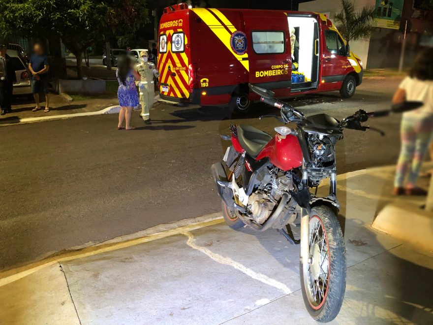 Motociclista sofre ferimentos em colisão com carro na Rua Maracaí
