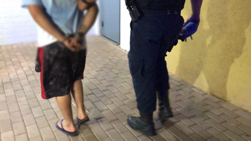 Menor é apreendido com 55 pedras de crack na Rua Osvaldo Cruz