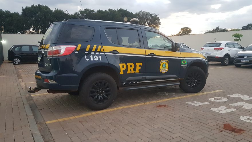 Homem é detido pela PRF com 185 quilos de maconha