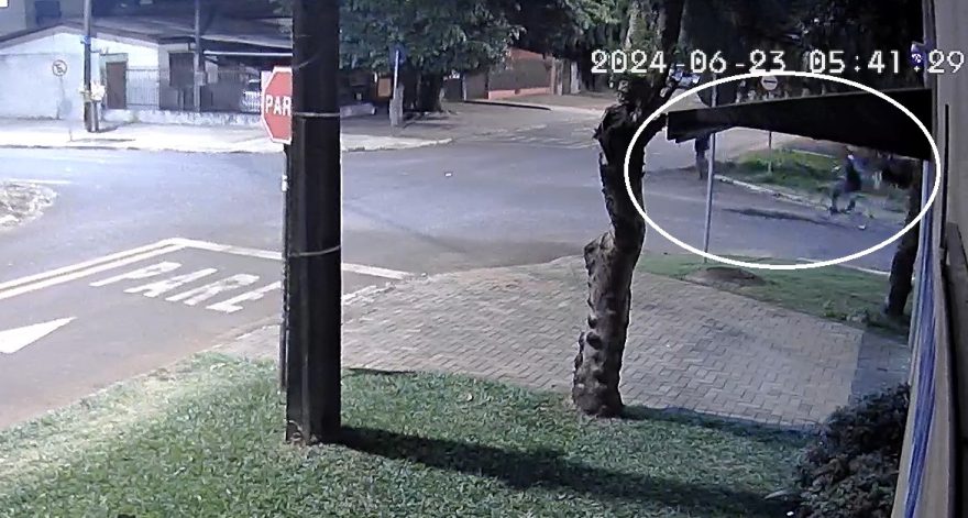 Morador afugenta ladrões e impede furto de fios no Santa Cruz