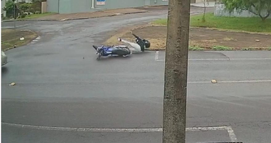 Câmera registra acidente que deixou motociclista ferido no Maria Luiza