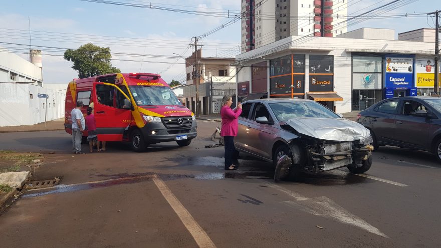 Homem sofre queimadura após acionamento dos airbags em acidente no Centro