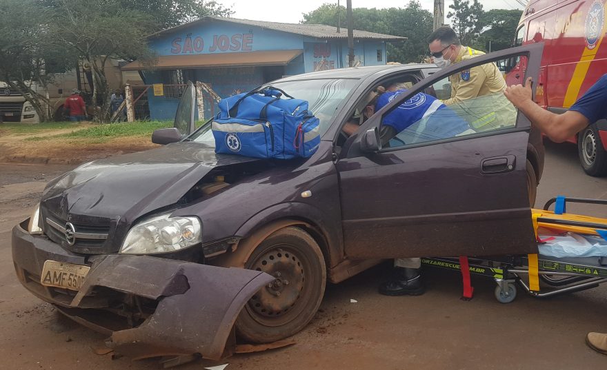 Siate atende forte colisão de trânsito com vítima na rua Jorge Lacerda